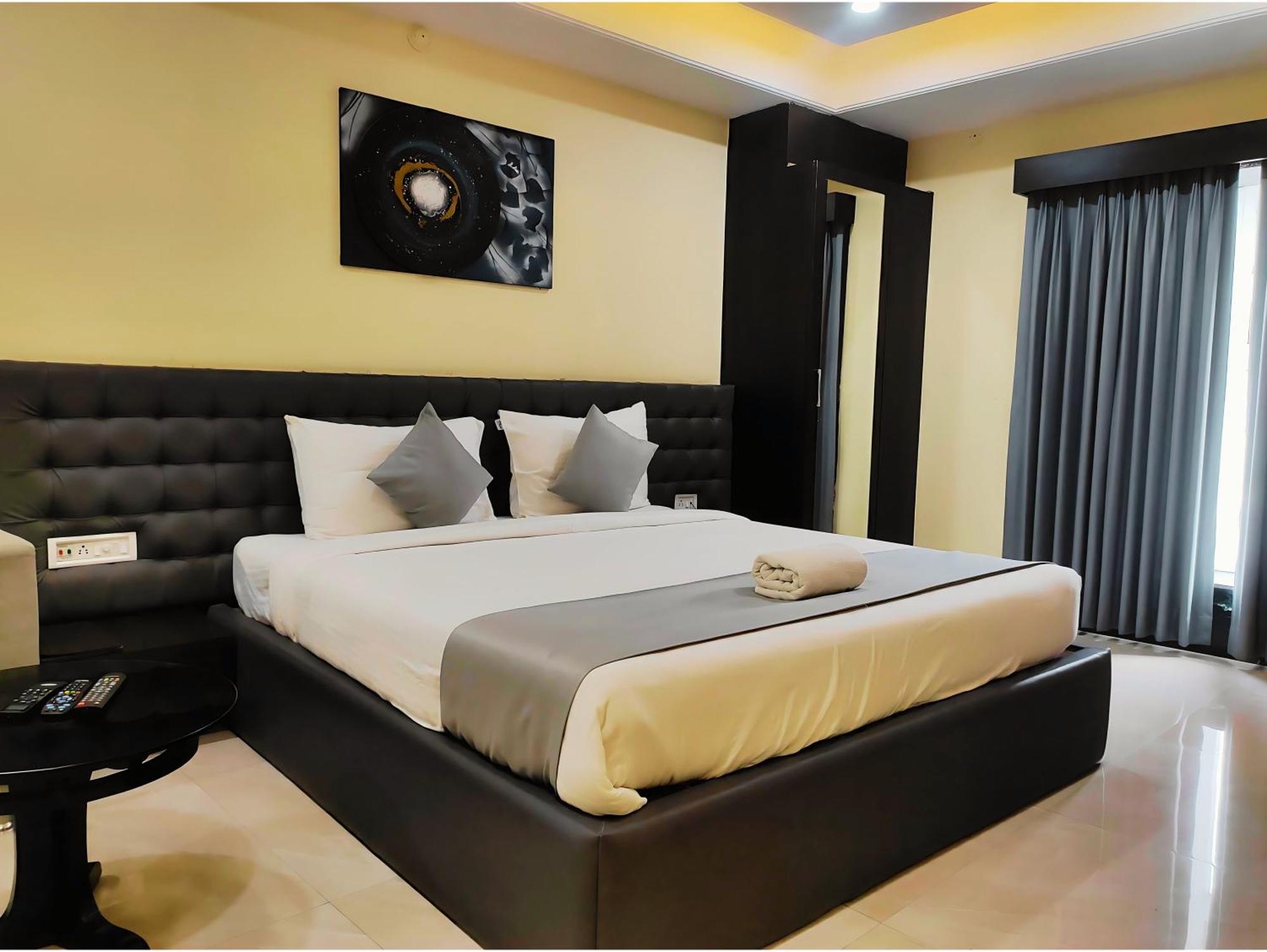 Hotel Papilio Māldah Eksteriør billede